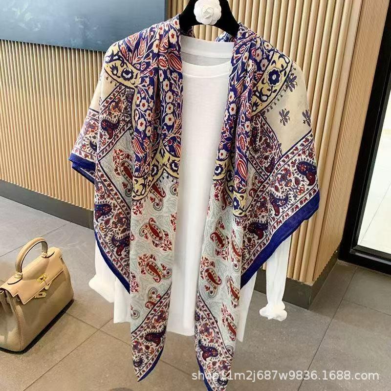 Classic Chain Decor Printed Women S Elegant Versatile Fashion Square Scarf