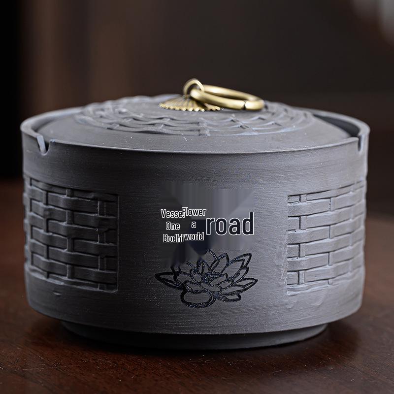 Zisha Ceramic Ashtray with Lid: Medium, Fly-Proof, Retro Home & Office Decor for Extinguishing Cigarettes.