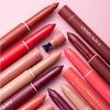 Es ist nicht leicht zu verblassen und an der Tasse zu kleben. Lippenstiftstift Matt Lipliner