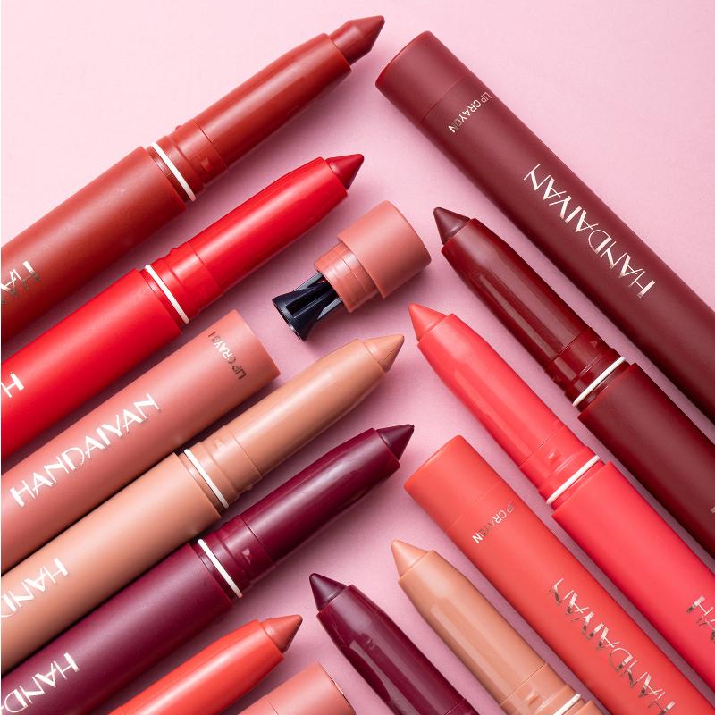 Es ist nicht leicht zu verblassen und an der Tasse zu kleben. Lippenstiftstift Matt Lipliner
