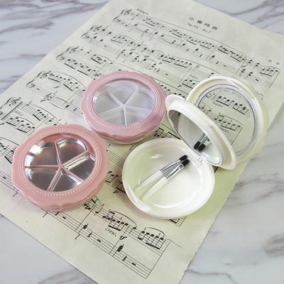 1 boîte à fard à paupières compacte à 5 compartiments avec pinceau et miroir, contenant pour poudre, rouge à lèvres et fard à paupières