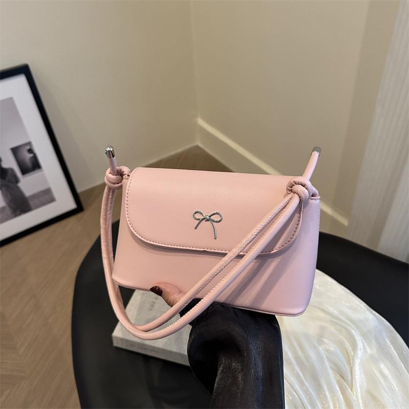 Stylish Urban Chic Women's Underarm Bag 2024 Trendy Handbag With Soft Pu Material