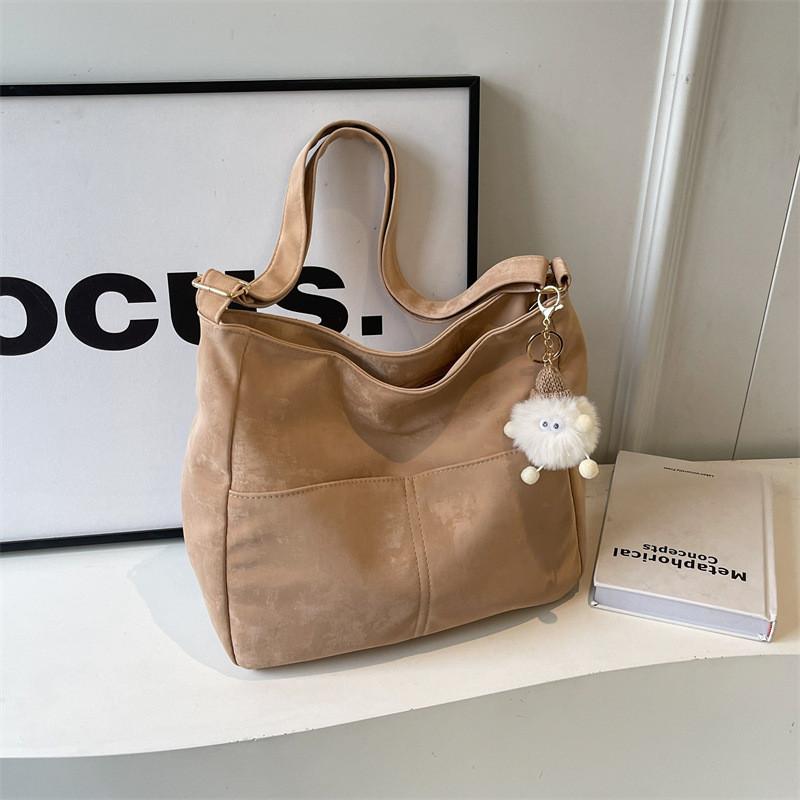 Шикарная холщовая сумка-тоут с элегантными деталями строчки и множеством отделений хаки