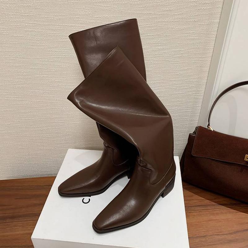Autumn and winter women's leather boots rear zipper leather large size women's boots versatile pointed new middle heel cowhide Martin boots women