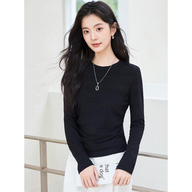 La Chapelle Women's Long-Sleeve Slim-Fit Ruched Crewneck T-Shirt