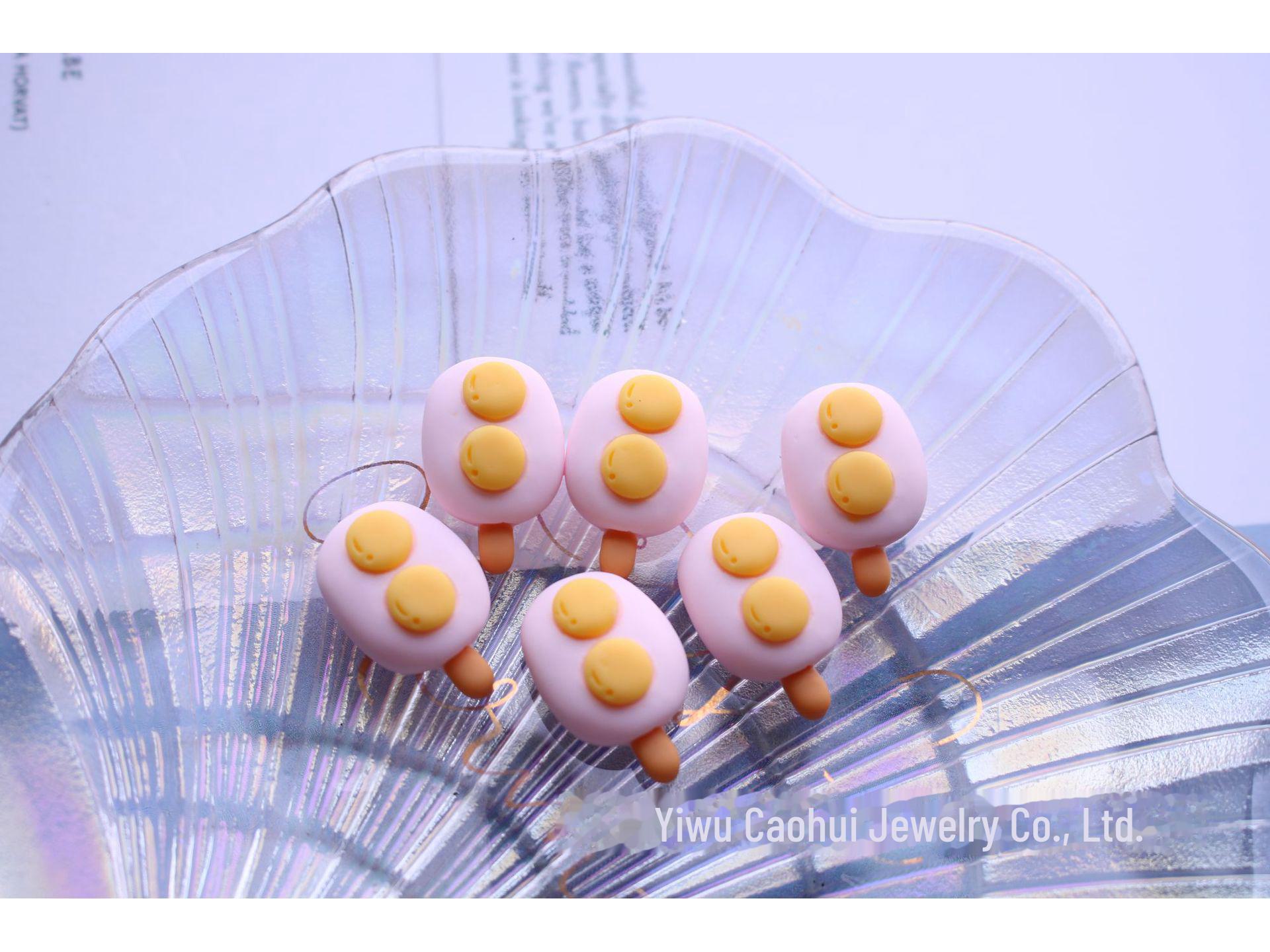 

Аксессуары для бижутерии из розовой смолы своими руками: Нашивки в виде мороженого, леденца, пончика, стакана для воды, шкатулки для драгоценностей.