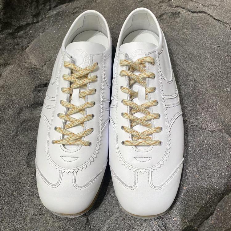 Chaussures Décontractées en Cuir de Veau Souple Rétro Baskets d'Entraînement Polyvalentes Bout Carré Petites Chaussures Blanches pour Femmes