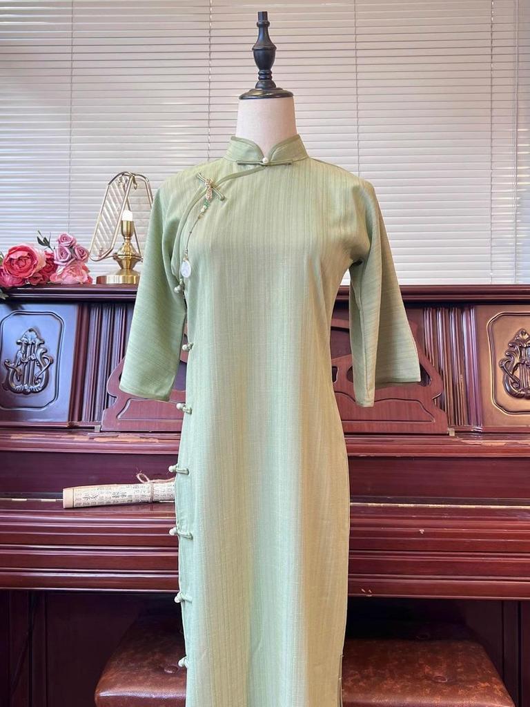 Retro-inspiriertes chinesisches Cheongsam mit weiten Ärmeln - Herbst-Schülerausgabe