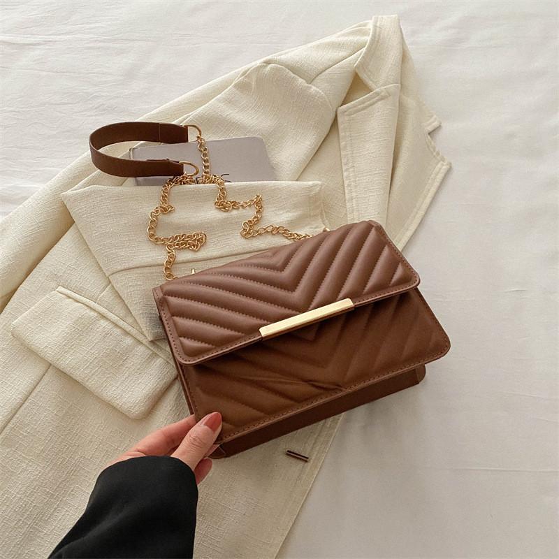 Fashionable And Chic Summer Women's Small Shoulder Bag With Trendy Chain Strap In Multiple Colors