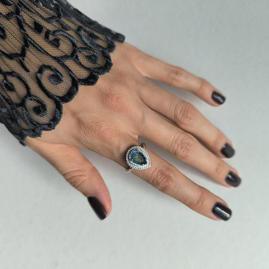 Серебряное кольцо с мистик топазом 1.901ct, вес изделия 2,74 гр (2191278)