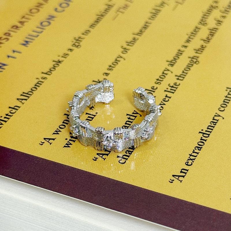 

Medieval Vintage Brushed Zircon Bow Open Ring Light Luxury High Sense Niche Personality Ring Adjustable opening