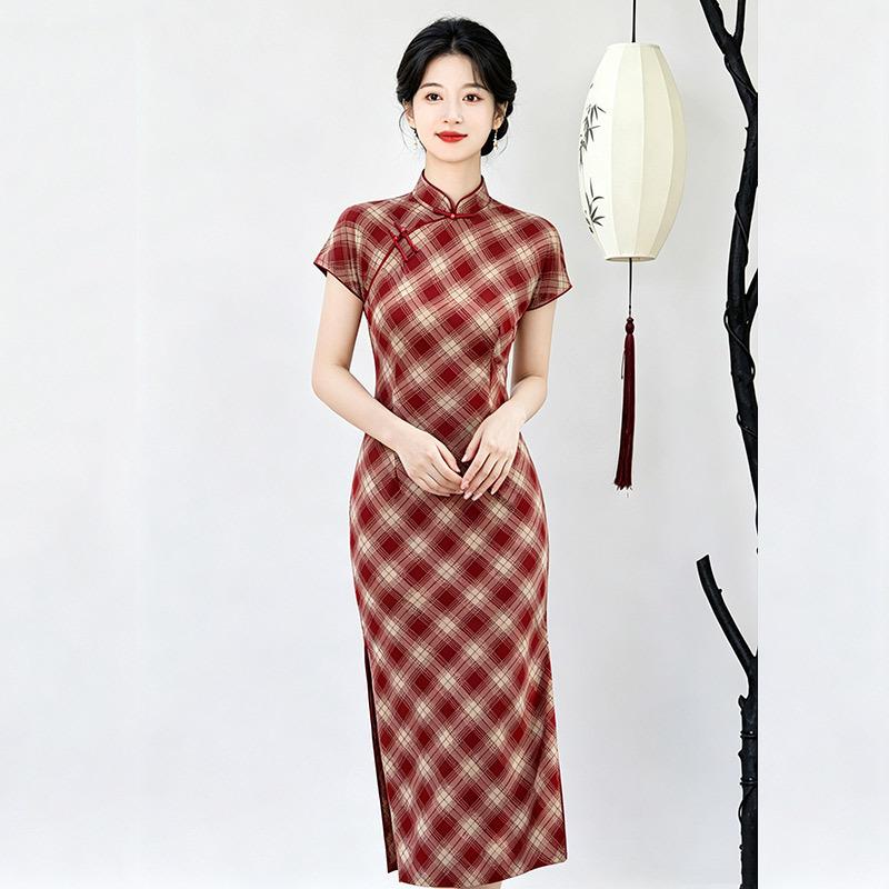 Red plaid Republic of China style new Chinese style daily Suzhou long cheongsam improved young women's high sense summer