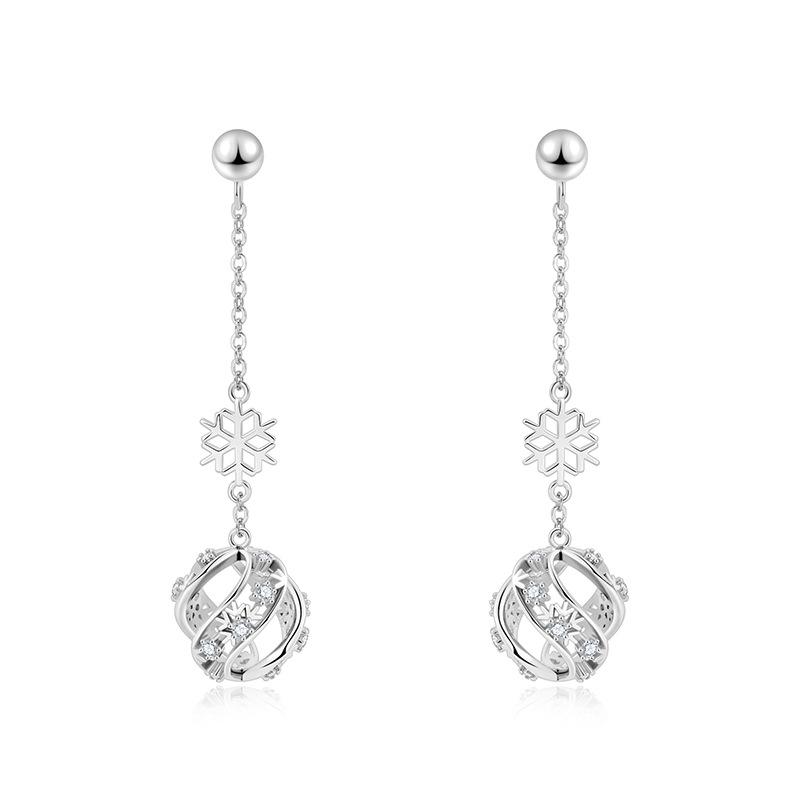

Sterling Silver Snowflake Earrings: Women s Niche Design, Versatile High-End Christmas Gift