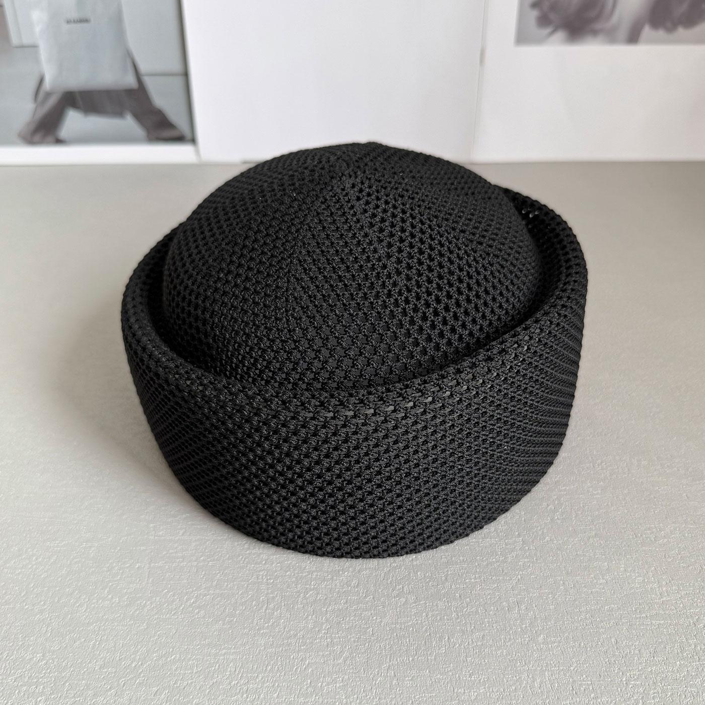 

New Trend Mesh Outdoor Breathable Beret For Women Hard Black White Red Berets Caps Elegant Sun Hat Female Beret Pillbox Hat 54-58cm чорний