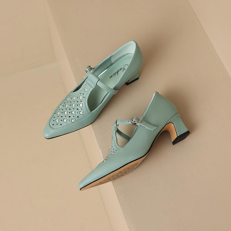 

Kara women s shoes~ design sense pointed hollow T-button Mary Jane shoes leather dress shoes high heel single shoes temperament 39 светло-синий