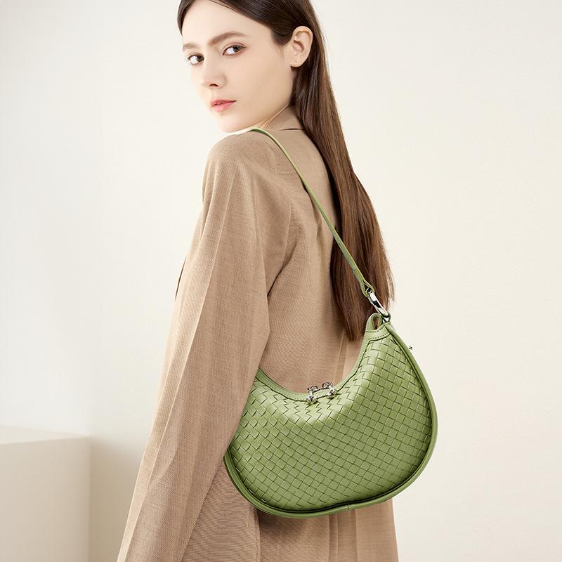 Early Spring Niche Leather Woven Handbag Fashion Underarm Bag Women's Single Shoulder Crossbody Bag Crescent Bag