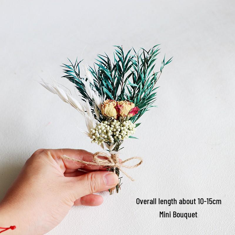 Mini Dried Flower Bouquet: Natural Air-Preserved Flowers Gift Box for DIY Decor and Handmade Ornaments.