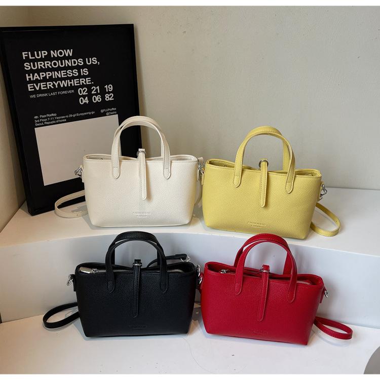 Premium Texture Large Capacity Tote Bag Women's New Messenger Bag Retro Shoulder Bag Commuter Handbag