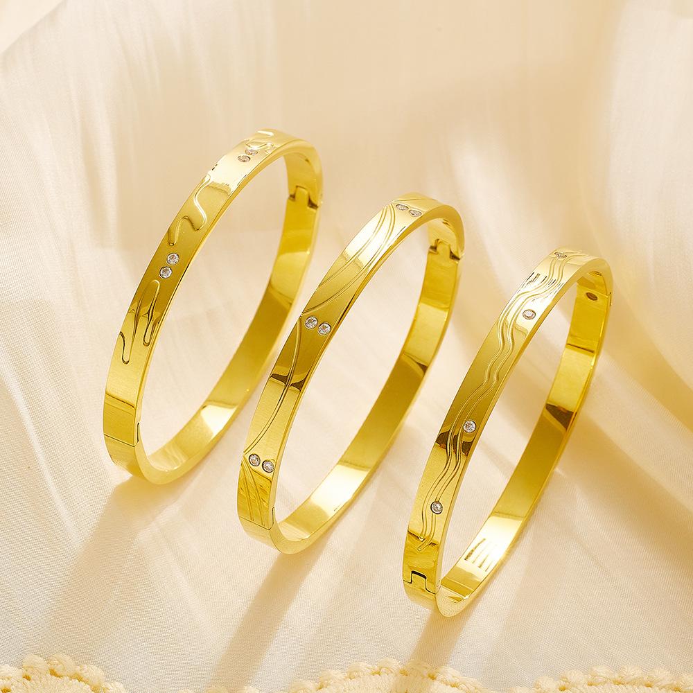 European Retro Zirconium & Titanium Bracelet - Fashionable, Versatile, Durable Gold Finish