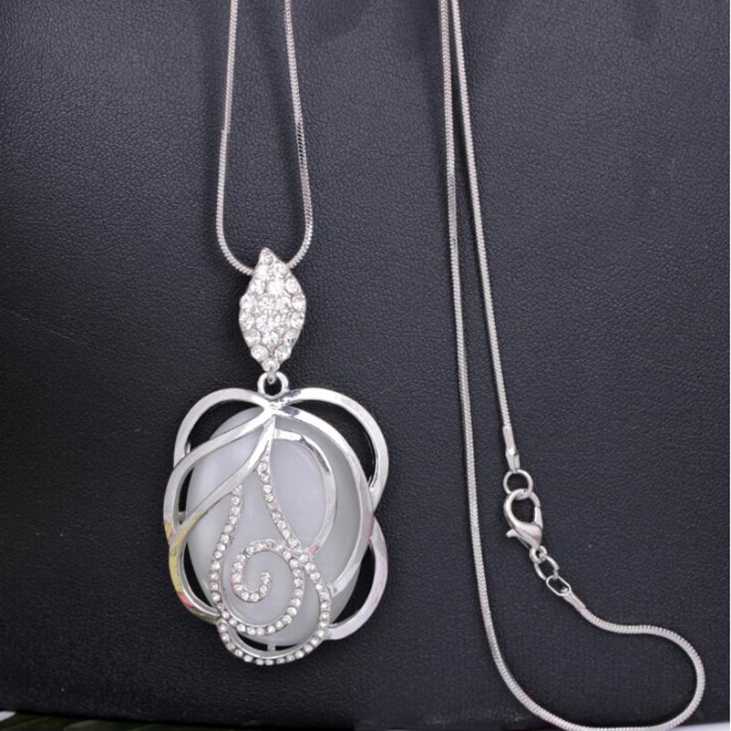 Elegant Korean Style Long Sweater Necklace With Rose Pendant And Platinum Finish