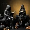 Zittend Magere Hein Model Gotische Dark Fantasy Figuur, Lezend Met Kap Standbeeld, Hars Skelet Standbeeld Halloween Figuurtje voor Boekenkast Huisdecoratie