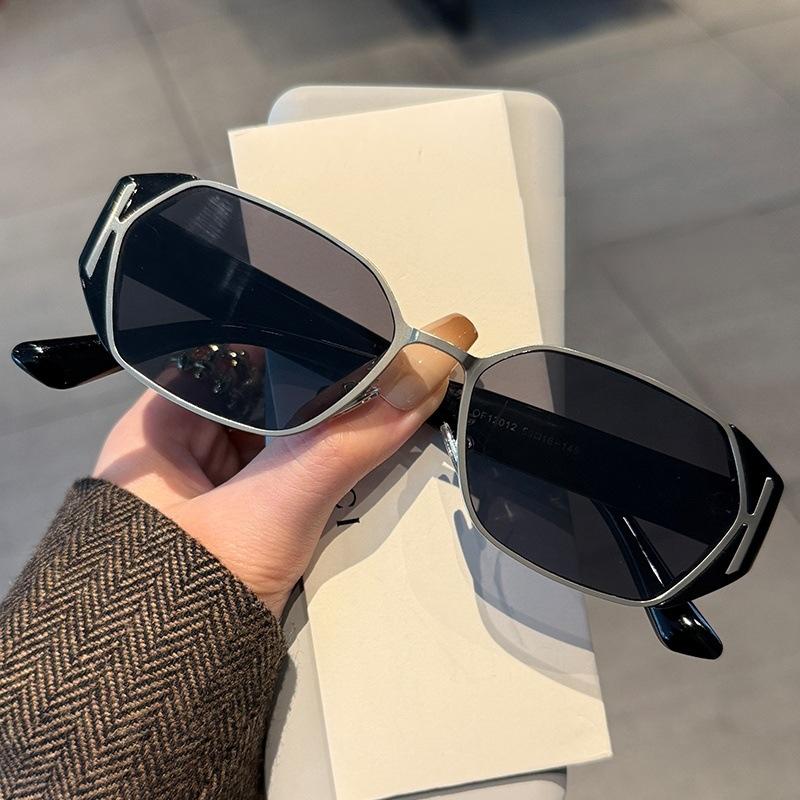 

CLLOIO Модные тонкие полигональные солнцезащитные очки для коррекции близорукости, женские солнцезащитные очки для вождения, пляжные очки с защитой UV400, очки для чтения 0 Frame