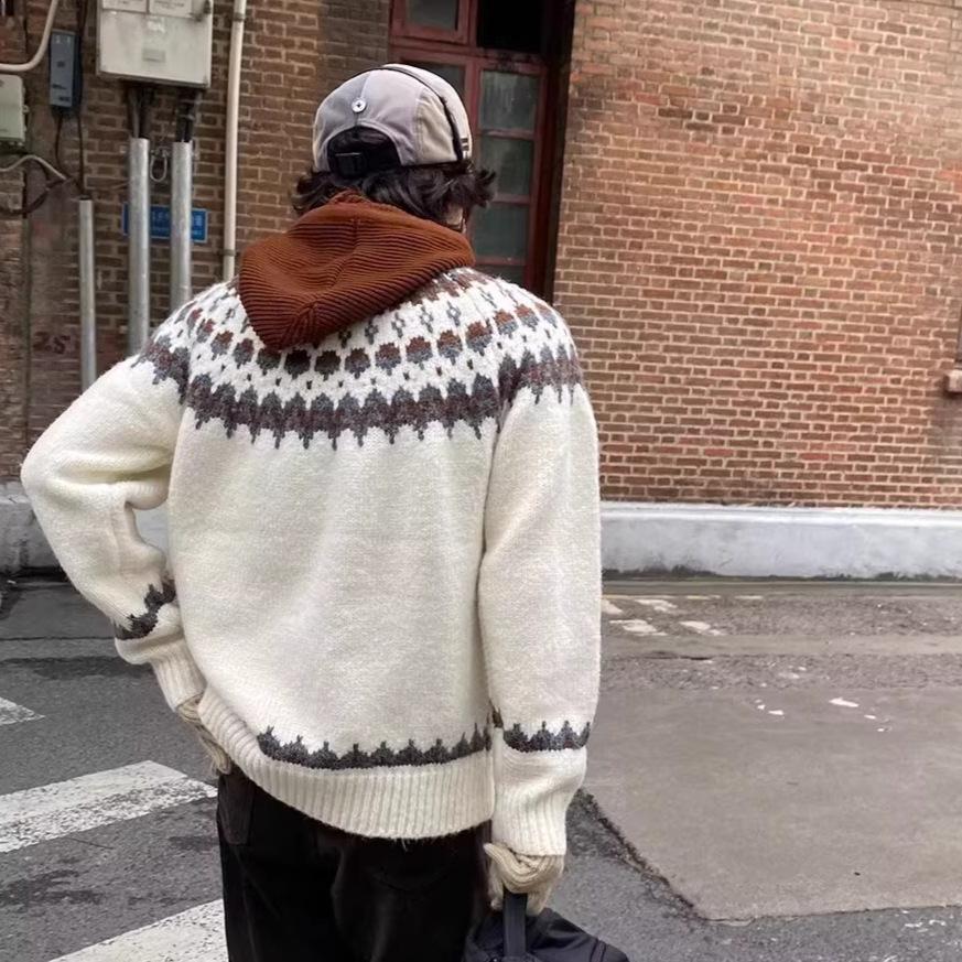Retro Fair Isle Round Neck Jacquard Pullover - Trendy Loose Knitwear for Couples, Long Sleeve.