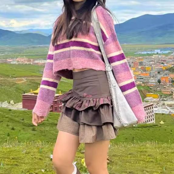 Women's Retro Color Block Striped Butterfly Knit Sweater, Round Neck, Short & Loose Fit for Spring/Autumn.