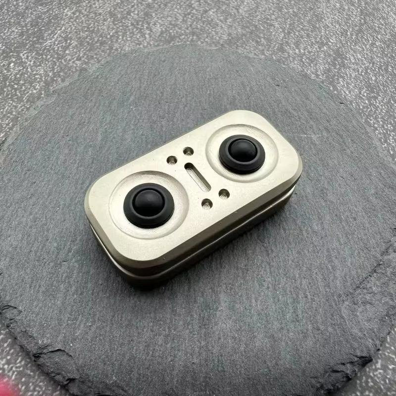 1PC Owl Top Push Card Compact and Portable EDC Fingertip Gear Tactile Push Slider Decompression Toy Metal Rotating Snap Coin
