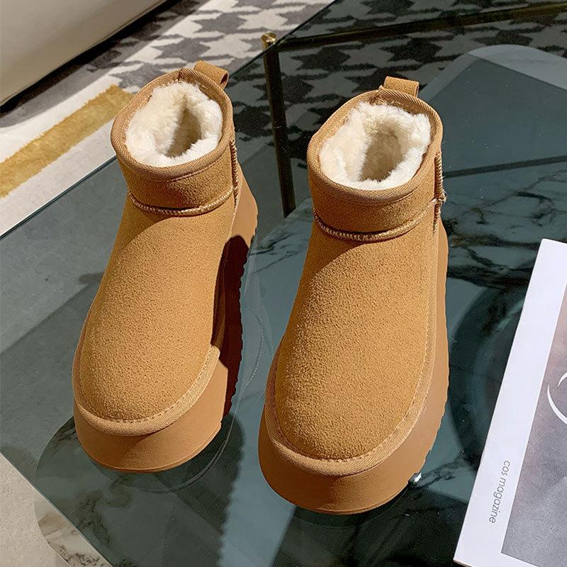 

Internet celebrity short snow boots women s winter 2025 new thick-soled non-slip piled thickened warm Northeast cotton shoes 40