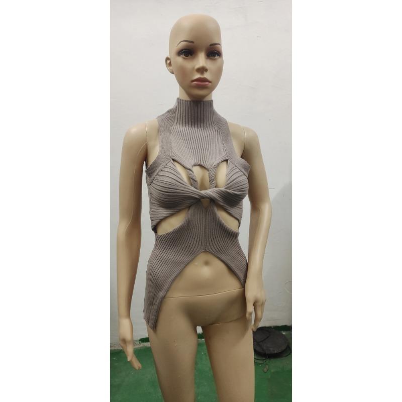 Sleeveless, Hollowed-out Knotted Woolen VestFashionable Half-high Neck Crop Top