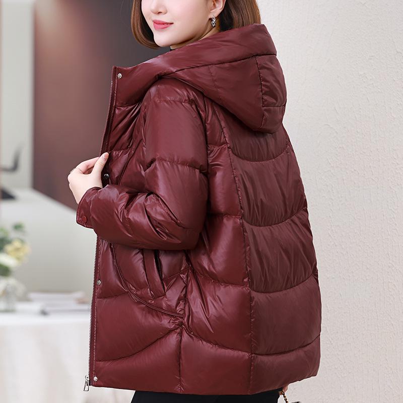 

2024 Stylish Winter Short Down Jacket for Middle-Aged Women - Loose, Age-Reducing Cotton-Padded Coat XL (suggested for 133-145 jin)