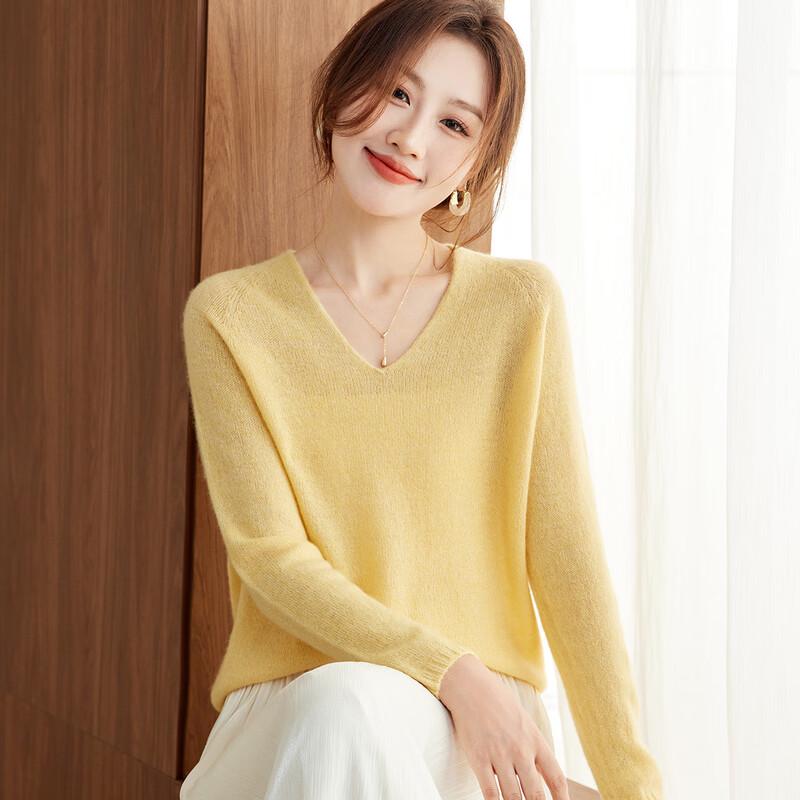 Srcr Women's V-Neck Short Cashmere Blend Knit Sweater