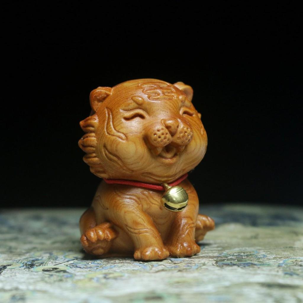 Burl Wood Carving: Fierce Tiger Ornament - Solid Wood Animal Figurine for Home or Car Decor