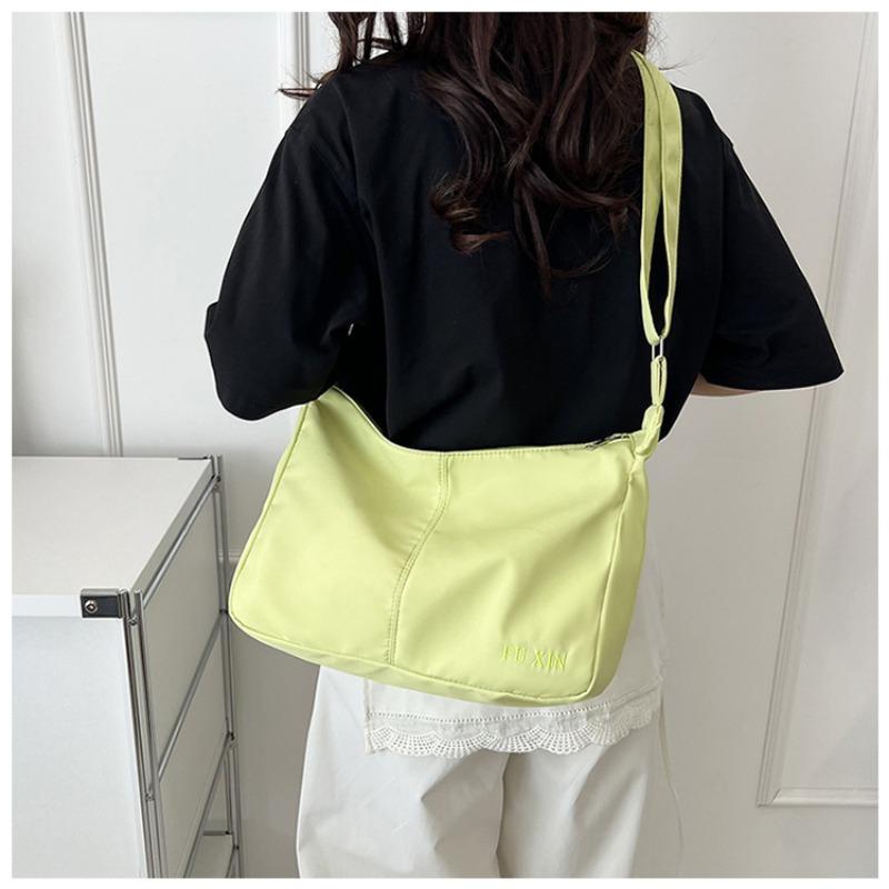 New Summer Minimalist Fashion Shoulder Bag Lightweight Large Capacity Commuter Crossbody Tote