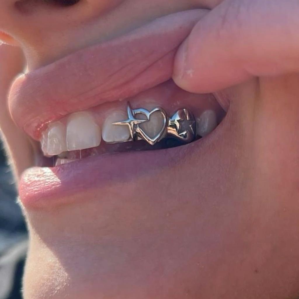 Hip-Hop Star Braces Hollow Smooth Electroplated Braces Gold Teeth Christmas Personalized Teeth Accessories