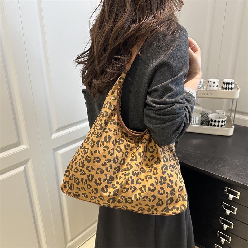 Leopard Print Frosted Handbag - Large Capacity Retro Shoulder Tote for Women, 2025 Autumn Collection