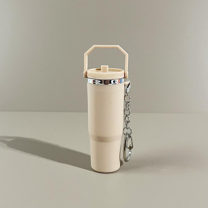 Llavero Copa Rey Hielo: Colgante Stanley versátil para pintalabios o para colgar en la mochila