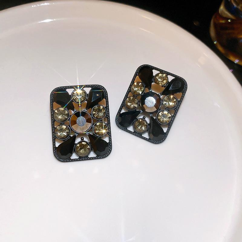 European and American Black Diamond-encrusted Butterfly Flower Fringed Earrings Temperament Earrings Light Luxury Earrings Women