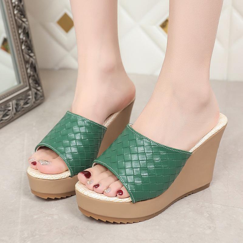 2025 summer new slope heel slippers thick-bottomed waterproof table large size fish mouth slippers casual open-toed women's slippers