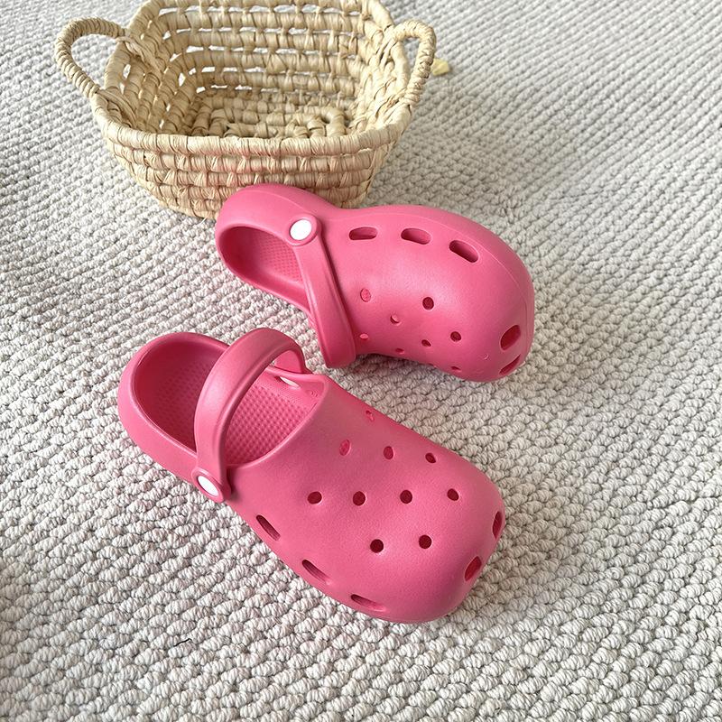 

Модные женские и мужские туфли с дырками 2025 Лето Нескользящие уличные сандалии Закрытый носок Ощущение дерьма Пляжные шлепанцы Толстая подошва Мягкая подошва 40-41