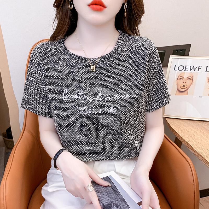 

Женская футболка 2024 года в корейском стиле с короткими рукавами и уникальным прямым дизайном плеч Large темно-серого