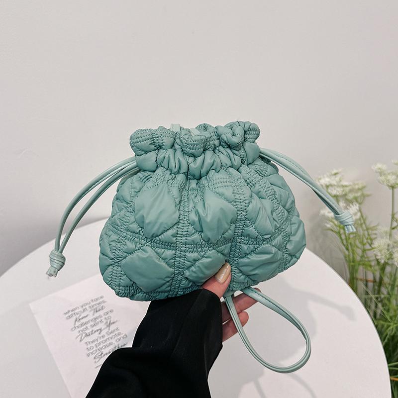 Fashion Korean Ins Pleated Cloud Tote Bag Women Solid Color Casual Simple Bubble Foo Bag Trend Soft Crossbody Bag Handbag