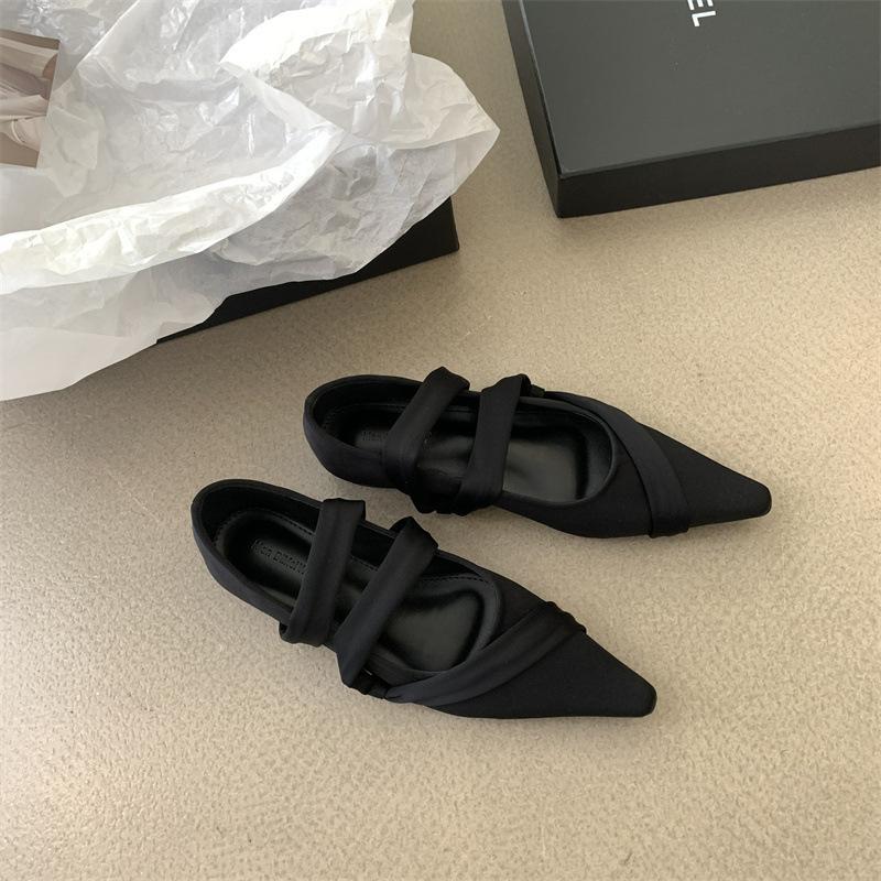 Low-heeled Fashion Cross-strap Single Shoes Women's Spring 2025 New French Style Foreign Style Foot Cover Pointed Head Shallow Mouth Small Single Sho