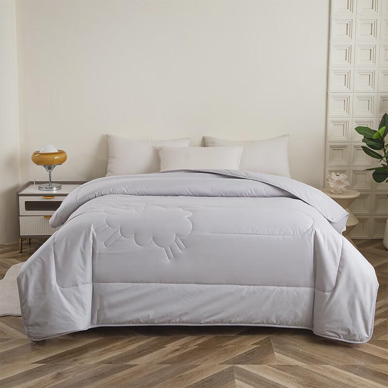 

Red Dragonfly All-Season Wool Quilt