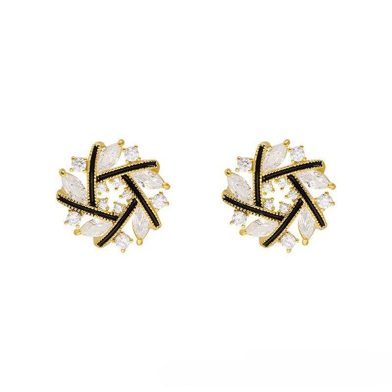 Pendientes de perlas de alta gama de moda Pendientes retro de nicho francés de lujo ligero Pendientes de perlas simples y versátiles para mujer
