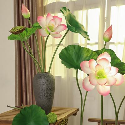 Decoração de casa – Flores e coroas artificiais
