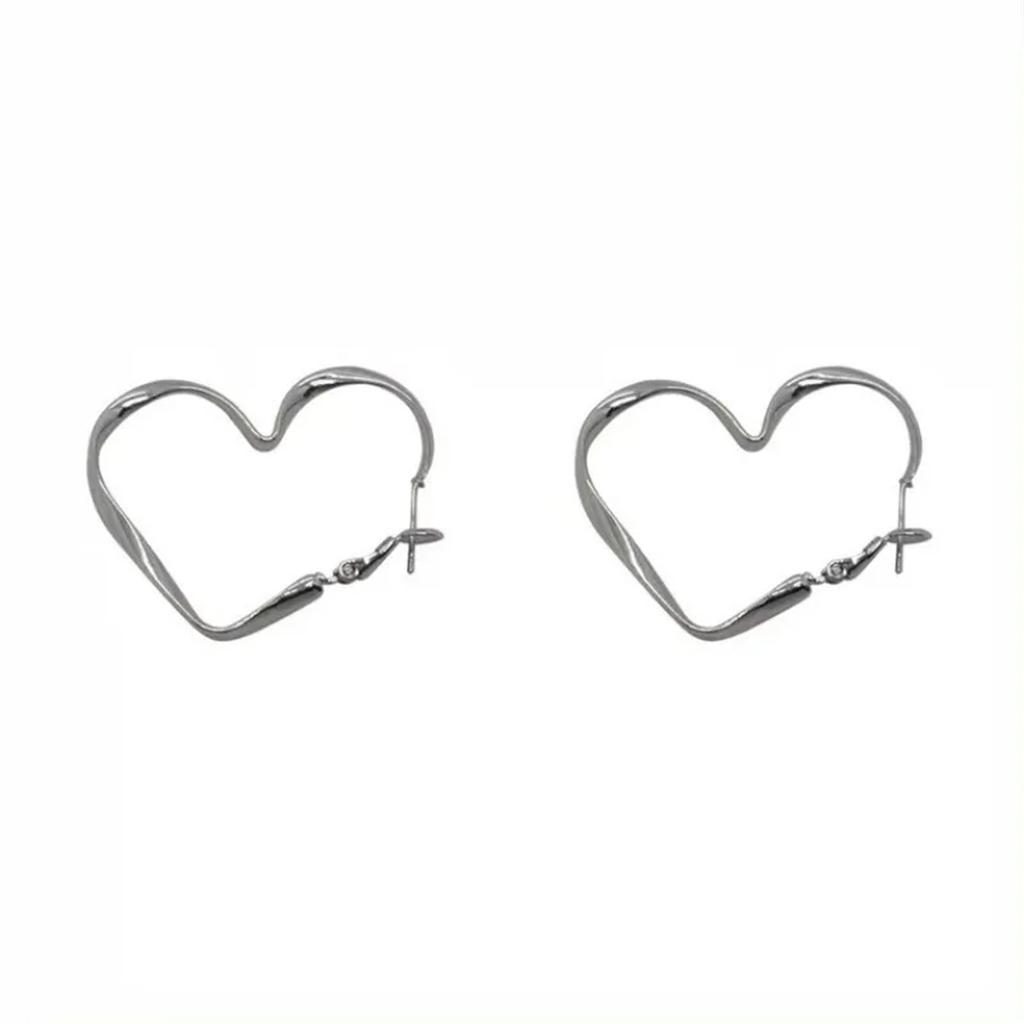 2 Pcs Trendy Hollow Heart Hoop Earrings Women Personality Cartilage Tragus Piercing Jewelry Birthday Gift