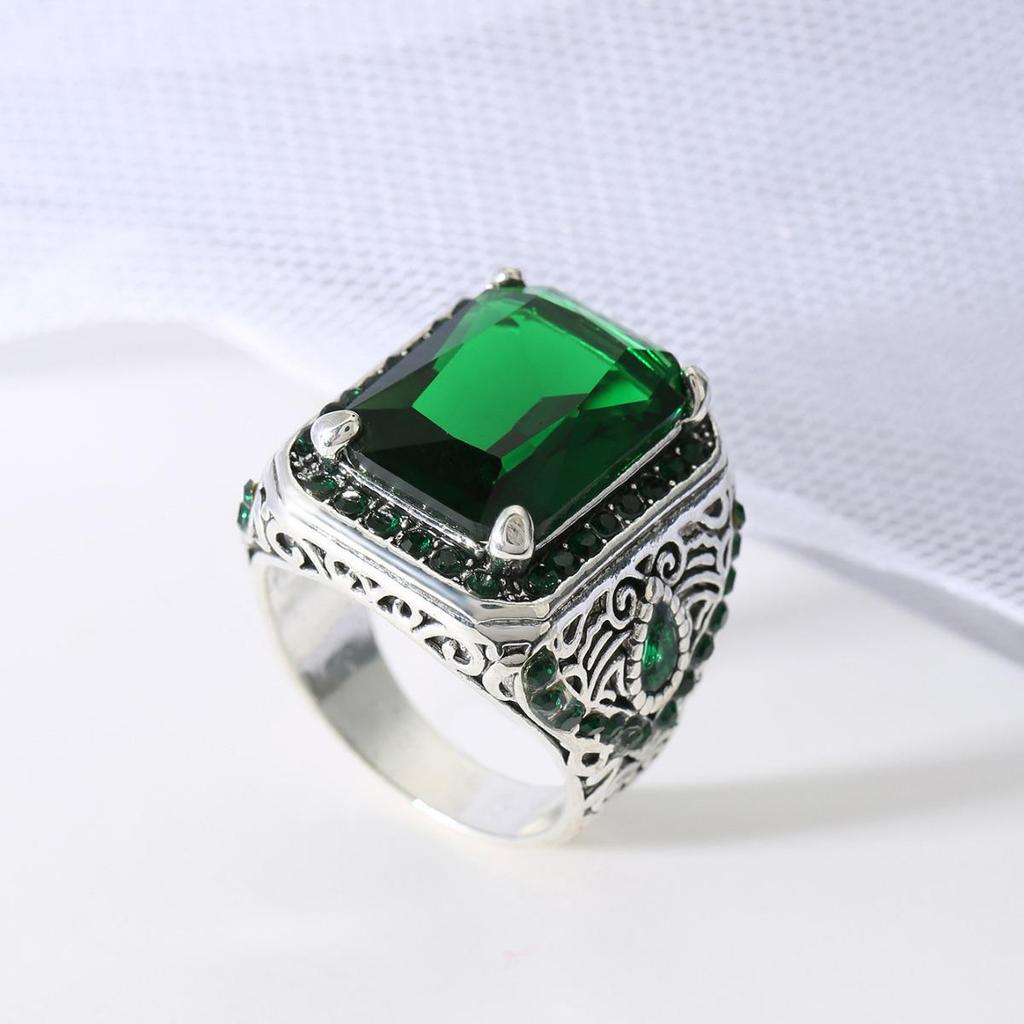 Retro Etnikai Férfi Gyűrűk: Berakott Piros és Zöld Cirkon, Koreai Stílusú Divat