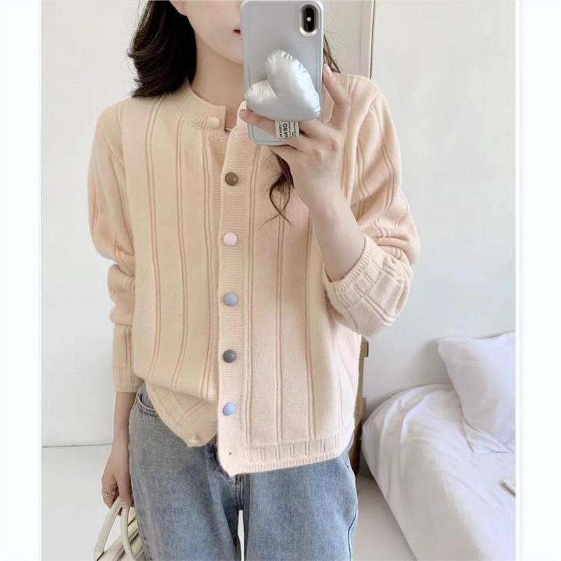 Korean sweet lazy wind dress rehearsal button small fragrant wind round neck knitted cardigan early autumn sweater with jacket inside top women